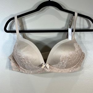 NWT Victoria's Secret Body By Victoria No-Wire Bra